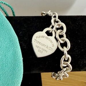 TIFFANY & CO. Sterling Silver Return to Tiffany Heart Tag Charm Bracelet; 7.5”